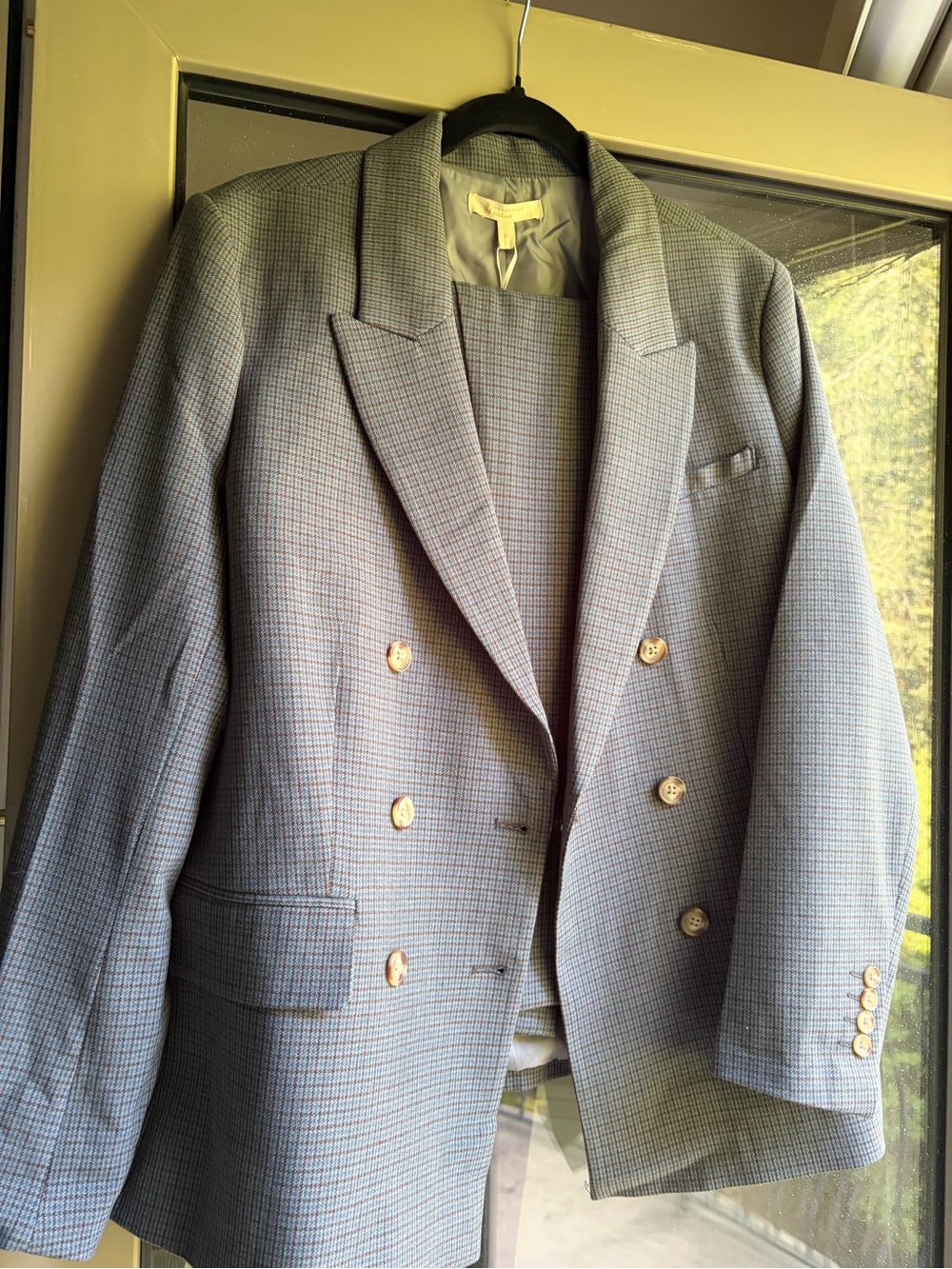 Double-Breasted woman’s Blazer and pants in Light Gray Glen Plaid
